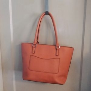 Guess tote